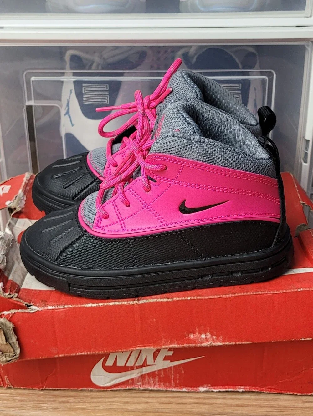 Girls Nike ACG Woodside 2 High Winter Boots 9c Pink Black